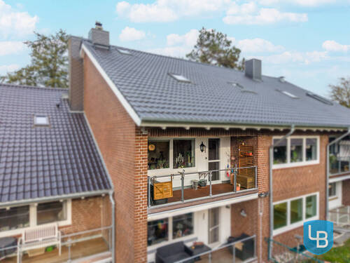 Blick auf den Balkon - See- und Stadtnah: 2 Zimmer Wohnung mit zusätzlichem Zimmer + Bad im DG außerhalb der Wohnung