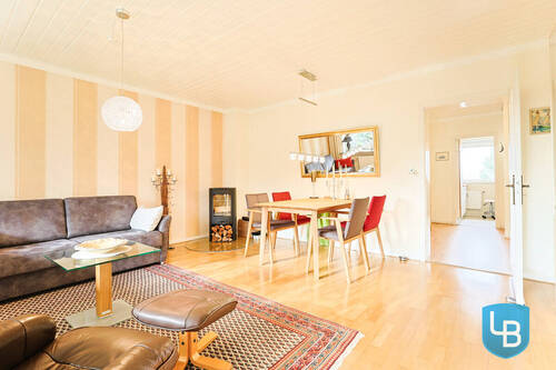 Lichtdurchflutetes Wohnzimmer... - 3 Zimmer Etagenwohnung in Plön