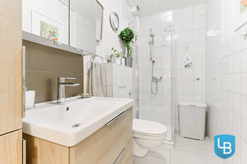 Modernes Badezimmer - 