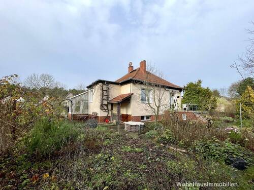 Teilbares Grundstück - Großes Grundstück - teilbar - mit kleinem Haus in Adlershof