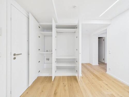 Schrank mit WM Anschluss - 