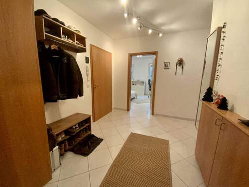 Diele - 3 Zimmer Etagenwohnung zur Miete in Bergisch Gladbach