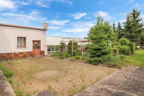 Hofansicht - 7 Zimmer Einfamilienhaus zum Kaufen in Möser