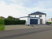 OB3 Ansicht Garage mit Stellplätzen - 5 Zimmer Einfamilienhaus in Ürzig