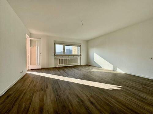 Titelbild - +++ Renovierte helle 2-Zimmer-Wohnung mit Balkon +++