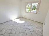 Schlafzimmer 1 EG - Einfamilienhaus mit 241,00 m&sup2; in Wöllstadt zum Kaufen