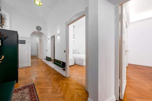 3 - 4 Zimmer Etagenwohnung in Berlin