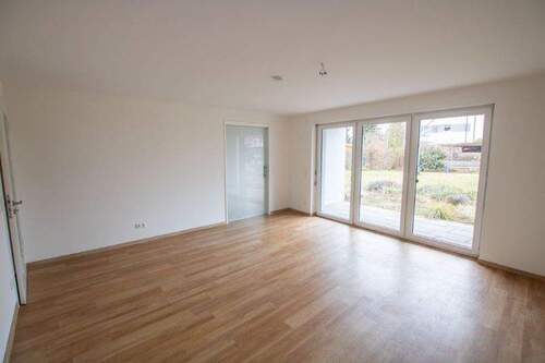 Wohnzimmer - In der Herrichtung! Geräumige 3-Zimmerwohnung an der Heide.