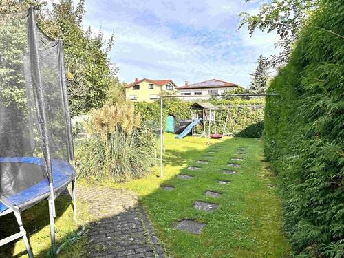 Garten 1 - 1 Zimmer Mehrfamilienhaus, Wohnhaus in Leutenbach