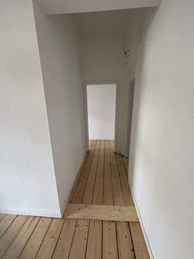 Flur in den hinteren Bereich - 