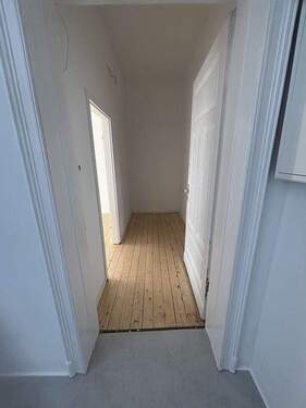 Eingang und Diele - 2 Zimmer Etagenwohnung in Duisburg