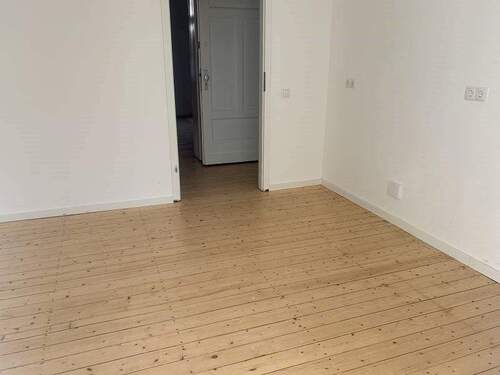 schöner, überarbeiteter Dielenboden - 