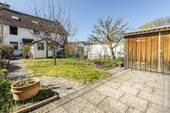 Süd-Garten mit Gartenhaus - 
