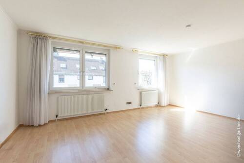 Großzügiges Schlafzimmer - 