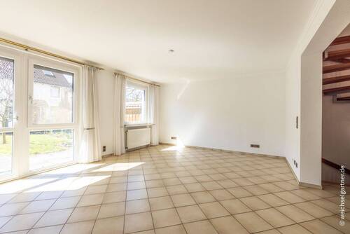 Mit bodentiefer Fensterfront - 