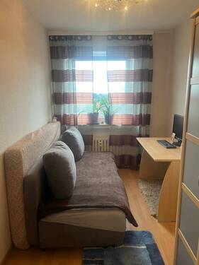 Kinder-/ Arbeitszimmer - 