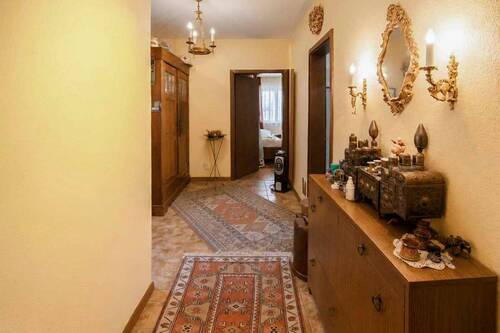 Flur - 5 Zimmer Einfamilienhaus zum Kaufen in Stuttgart
