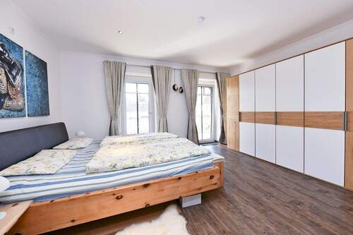 ein Schlafzimmer im Obergeschoss - 