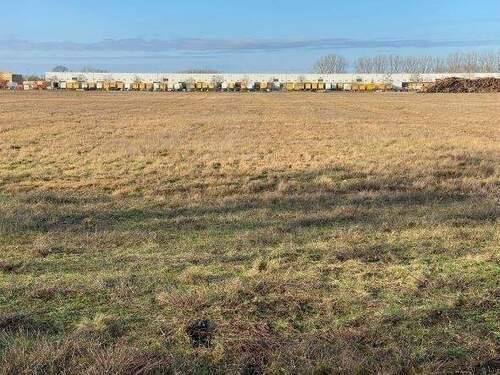 Blick auf das Grundstück von der B273 - Tolles Grundstück in guter Lage!