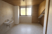 Bad (WC u. Waschbecken)/Haushaltsraum untere Etage - 