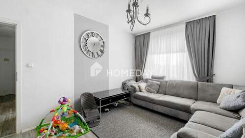 Wohnzimmer 1 - Attraktive 3-Zimmer-Etagenwohnung mit Gartenmitnutzung in gepflegter Lage