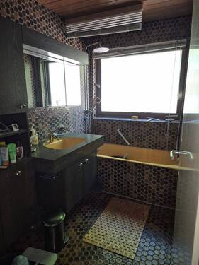 Bad mit Wanne - 