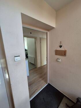 Wohnungseingang - 3 Zimmer Etagenwohnung zum Kaufen in Kernen im Remstal