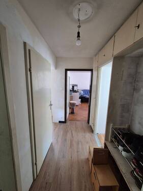 Flur - Etagenwohnung mit 63,00 m&sup2; in Kernen im Remstal zum Kaufen
