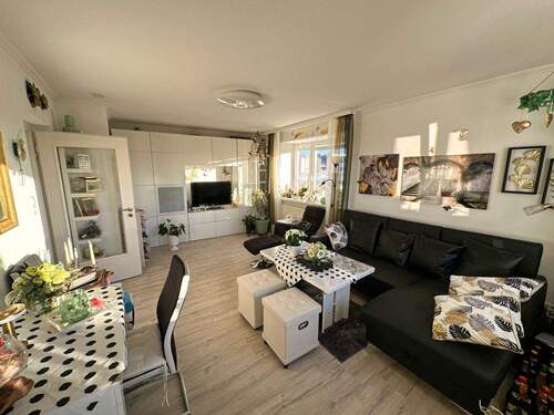 Wohnzimmer - 3 Zimmer Etagenwohnung in Bremerhaven