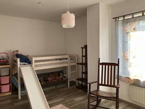 OG: Schlafzimmer 1 - 