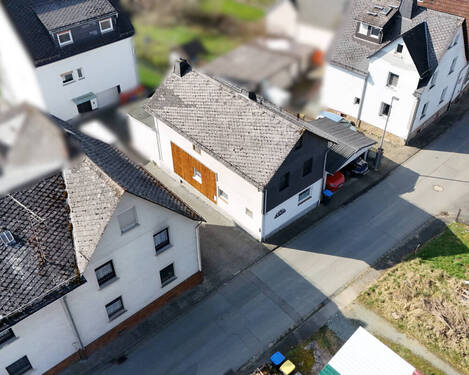 Luftbild: Zufahrt Nachbar - 4 Zimmer Einfamilienhaus in Braunfels / Tiefenbach