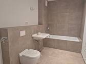 Badezimmer mit Badewanne - 