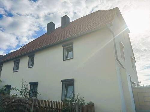 Objektansicht - 7 Zimmer Einfamilienhaus zum Kaufen in Teutschenthal