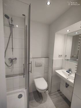 Modernes Badezimmer - 