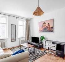 Berlin-Friedrichshain: 2-Zimmer-Wohnung im Stalinbau-Ensemble - ruhig, zentral und praktisch