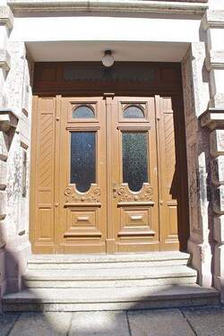 Hauseingang - 2 Zimmer Etagenwohnung zum Kaufen in Chemnitz