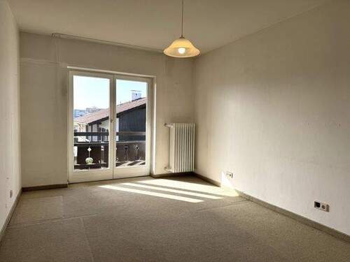 Arbeits-/Gästezimmer mit Zugang zum Balkon - 