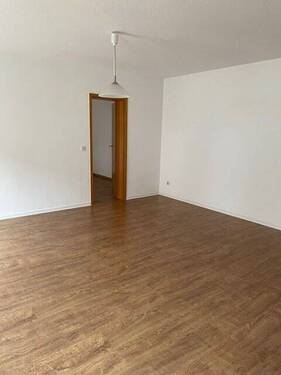 Wohnzimmer_2.jpg - Etagenwohnung mit 62,20 m&sup2; in Döbeln zur Miete