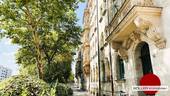 Hausansicht - We love it! Feine kleine 2- 3 Zi.-Altbauwohnung mit Stuck und Stil.
