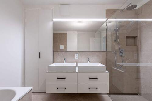 Teilmöbliertes Badezimmer (Beispielbild) - 