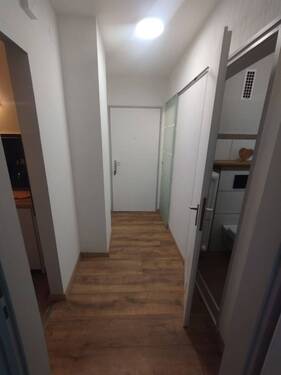 Flur Eingang - 1 Zimmer Etagenwohnung zum Kaufen in Nürnberg