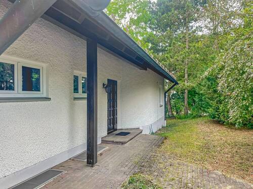 Hausansicht Eingangsbereich Nordseite - 7 Zimmer Einfamilienhaus in Riedenburg