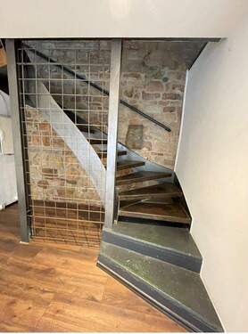 Treppe zur 1. Etage - 