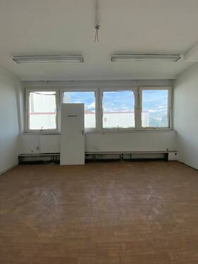 Raum 1 - Büro-Praxisfläche in Berlin - 1.899,00 EUR Kaltmiete,