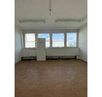 Büro-Praxisfläche in Berlin - 1.899,00 EUR Kaltmiete, in Berlin (PLZ: 13597)