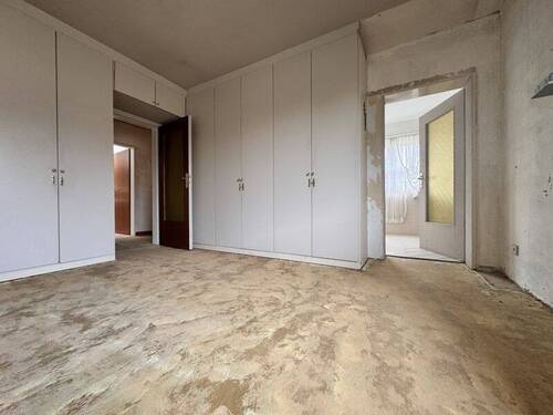 Schlafzimmer mit Blick zum Bad - 
