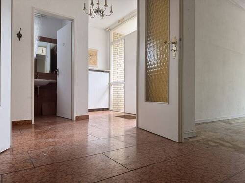 Blick auf Eingang/WC - 5 Zimmer Bungalow in Pinneberg / Thesdorf