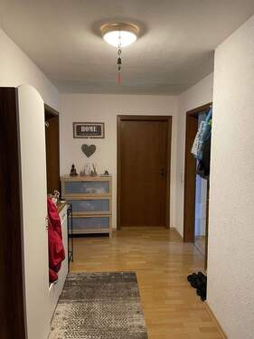 Flur - Etagenwohnung mit 96,00 m&sup2; in Fraunberg zum Kaufen