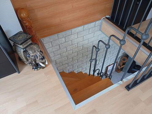 Treppe u. Steinwand - 