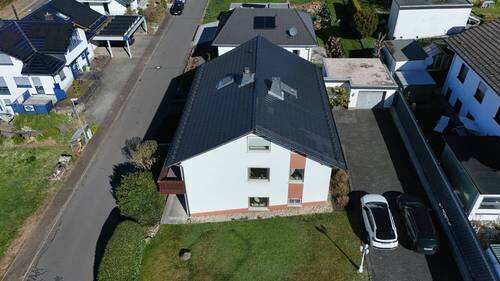 Drohnenaufnahme - Einfamilienhaus mit 241,00 m&sup2; in Seck zum Kaufen